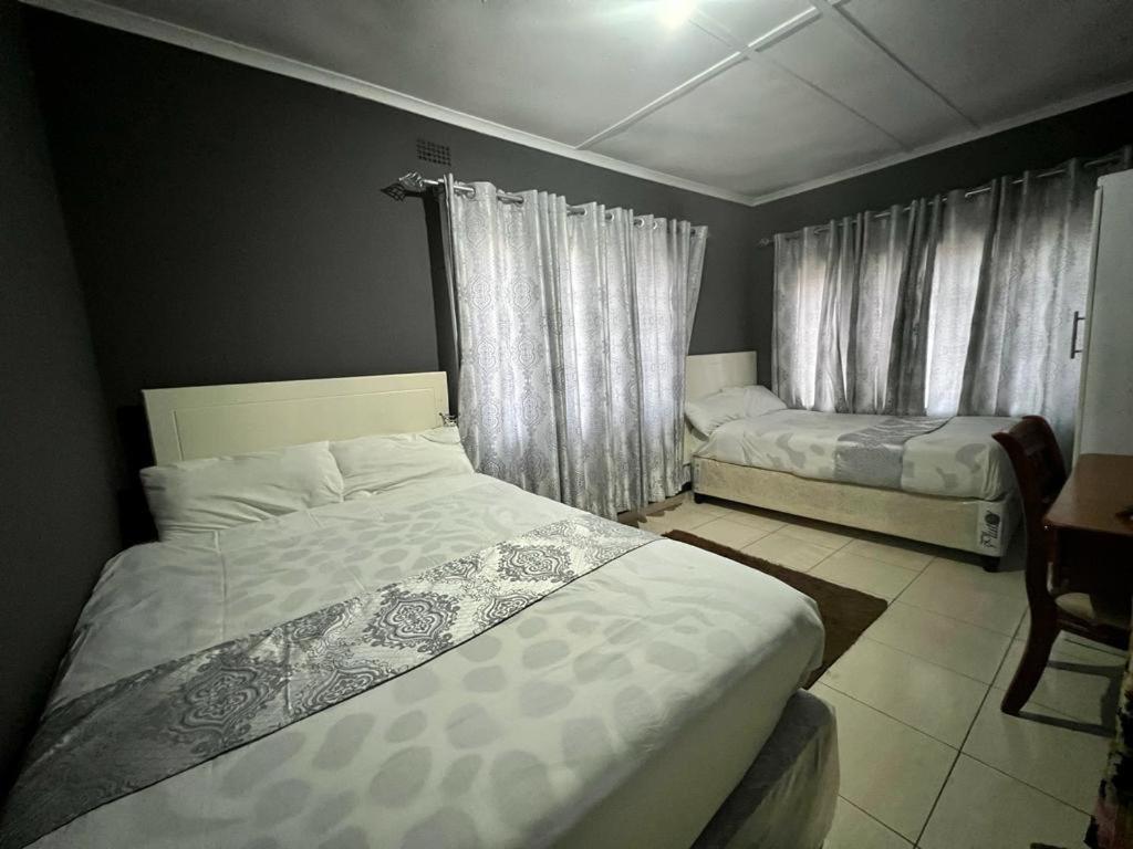 Golden Bamboo Hotel Nyanda Exterior photo