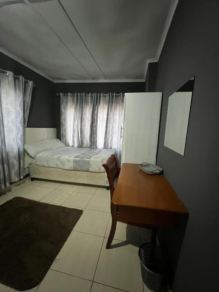 Golden Bamboo Hotel Nyanda Exterior photo